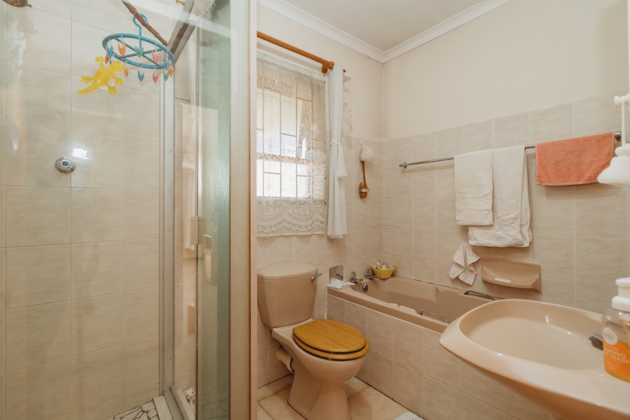 2 Bedroom Property for Sale in Denneoord Western Cape